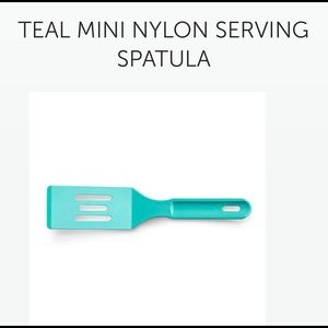 NEW - Pampered Chef spatula